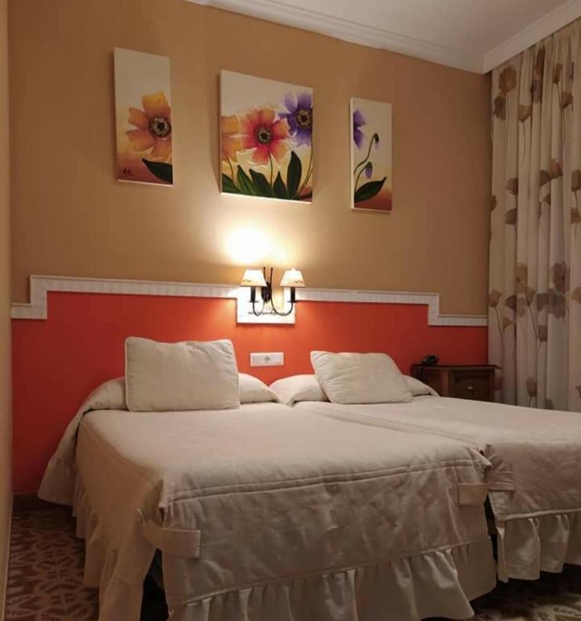 Hotel Sierra De Araceli לוסנה מראה חיצוני תמונה